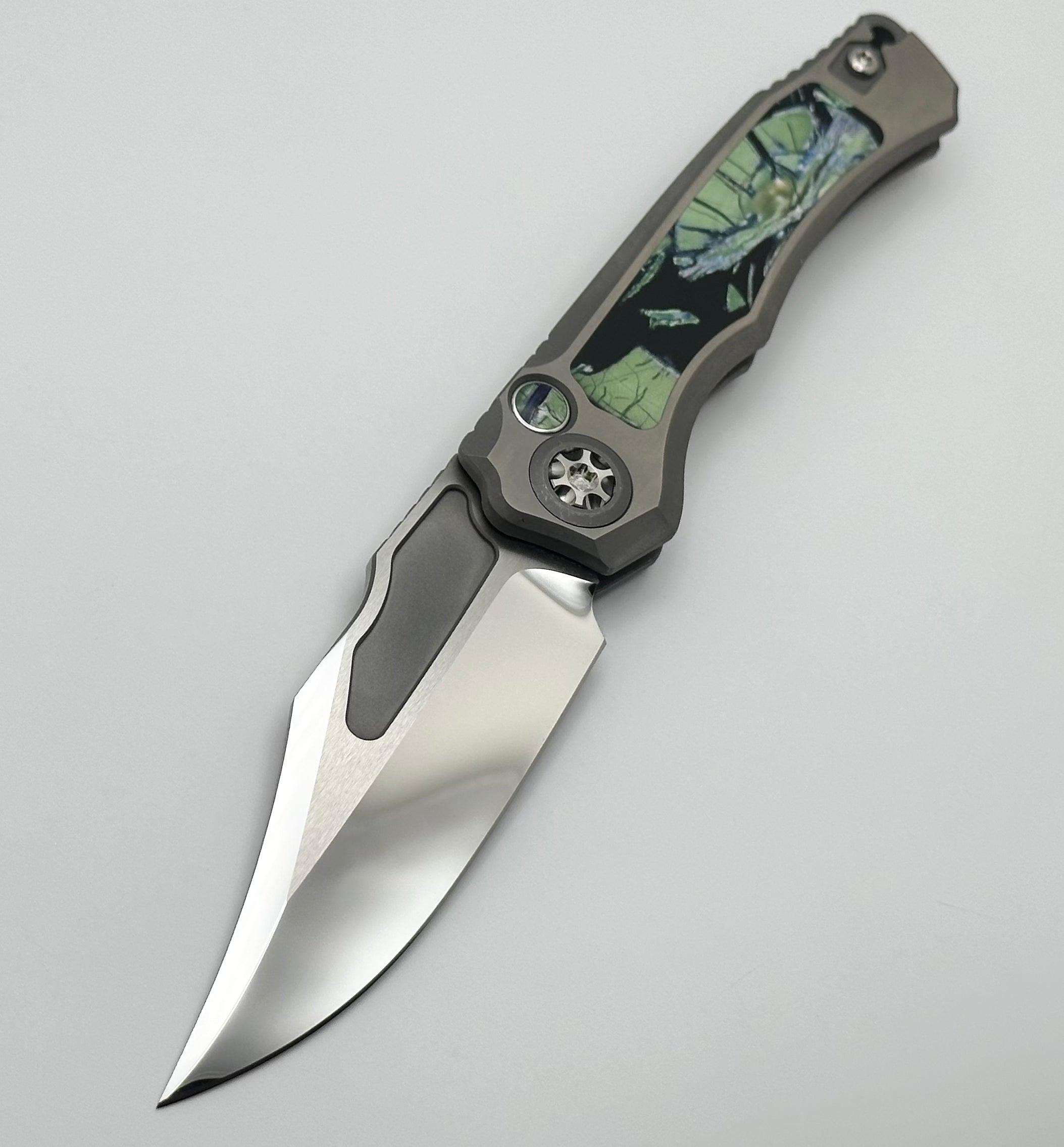 Heretic Knives Custom Wraith Auto V4 w/ Mammoth Tusk Inlays & Hand Gro