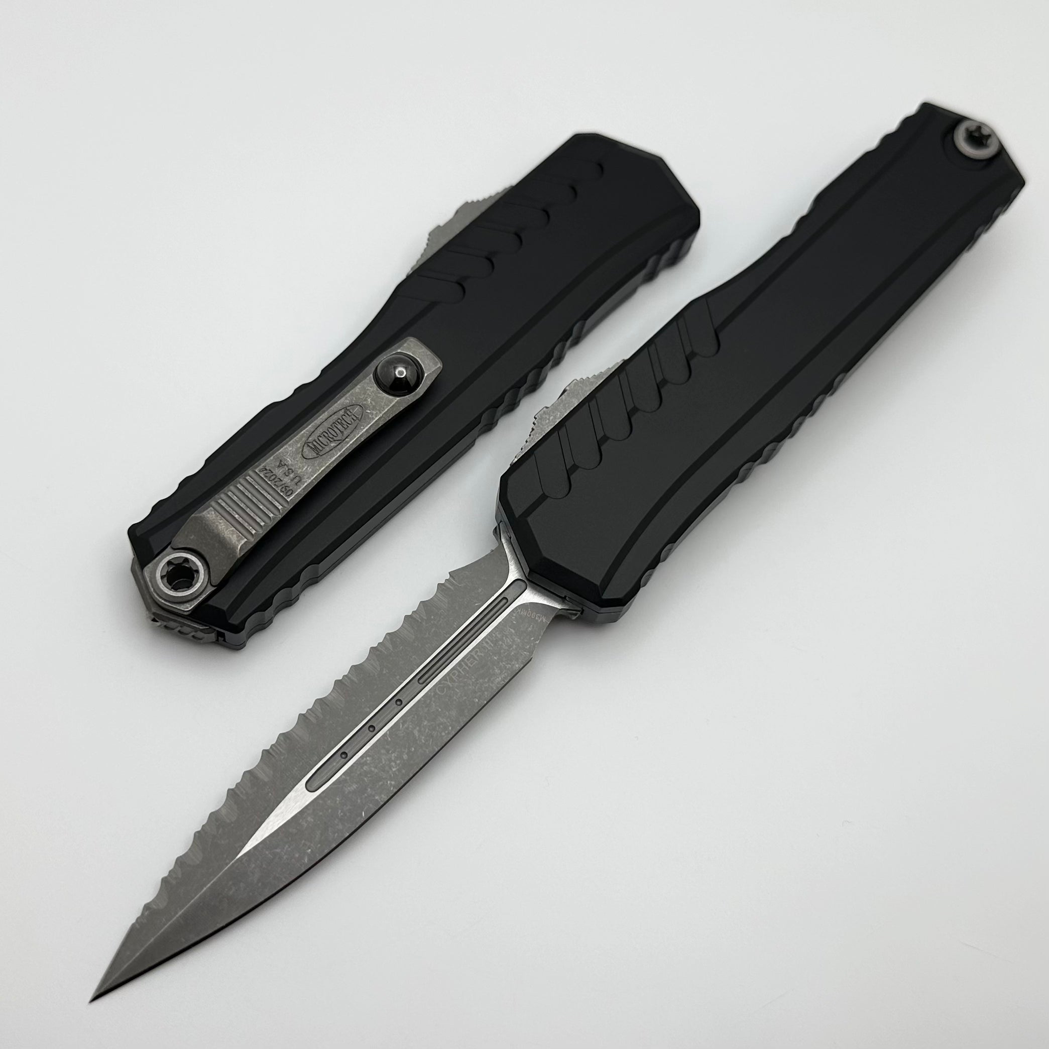 Microtech Cypher II D/E Full Serrated Apocalyptic w/ Black Handle 1242