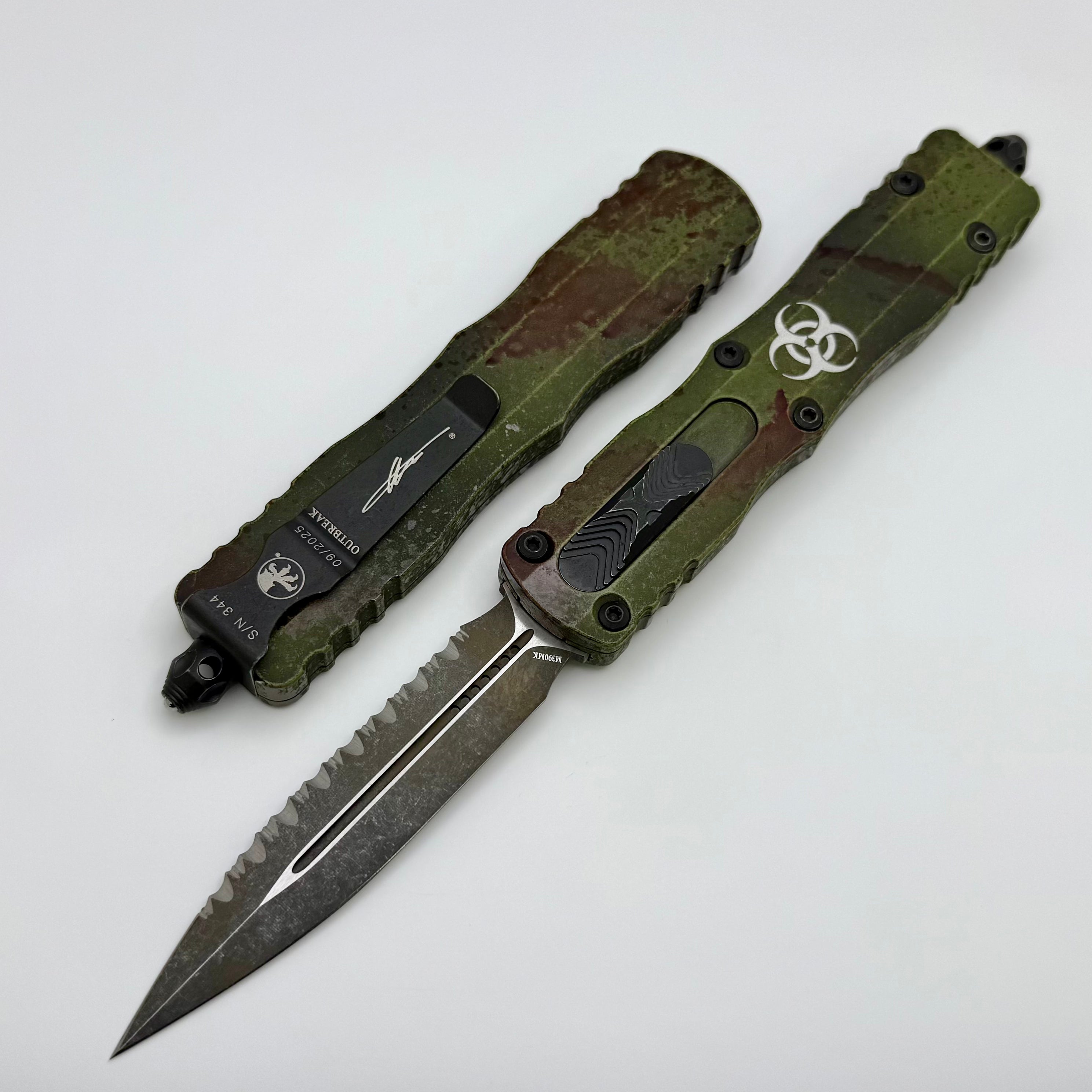 Microtech Dirac Delta D/E Full Serrated Outbreak Deep Engraved Signatu