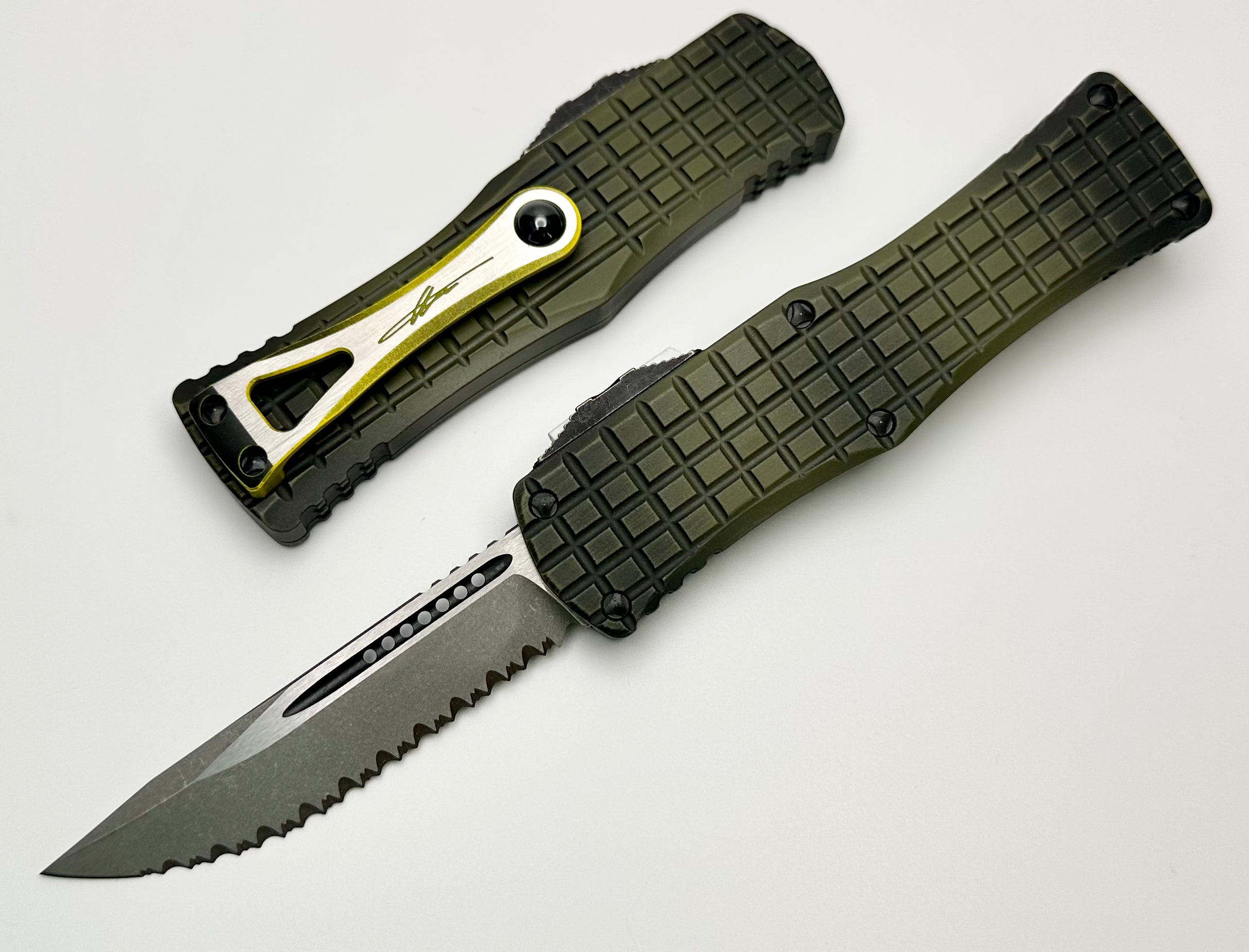 Microtech - 703-12APFRGS - Hera Signature Series Automatic OTF Apocalyptic  Frag Fully Serrated Knife - Grenade Green - Sharp Things OKC
