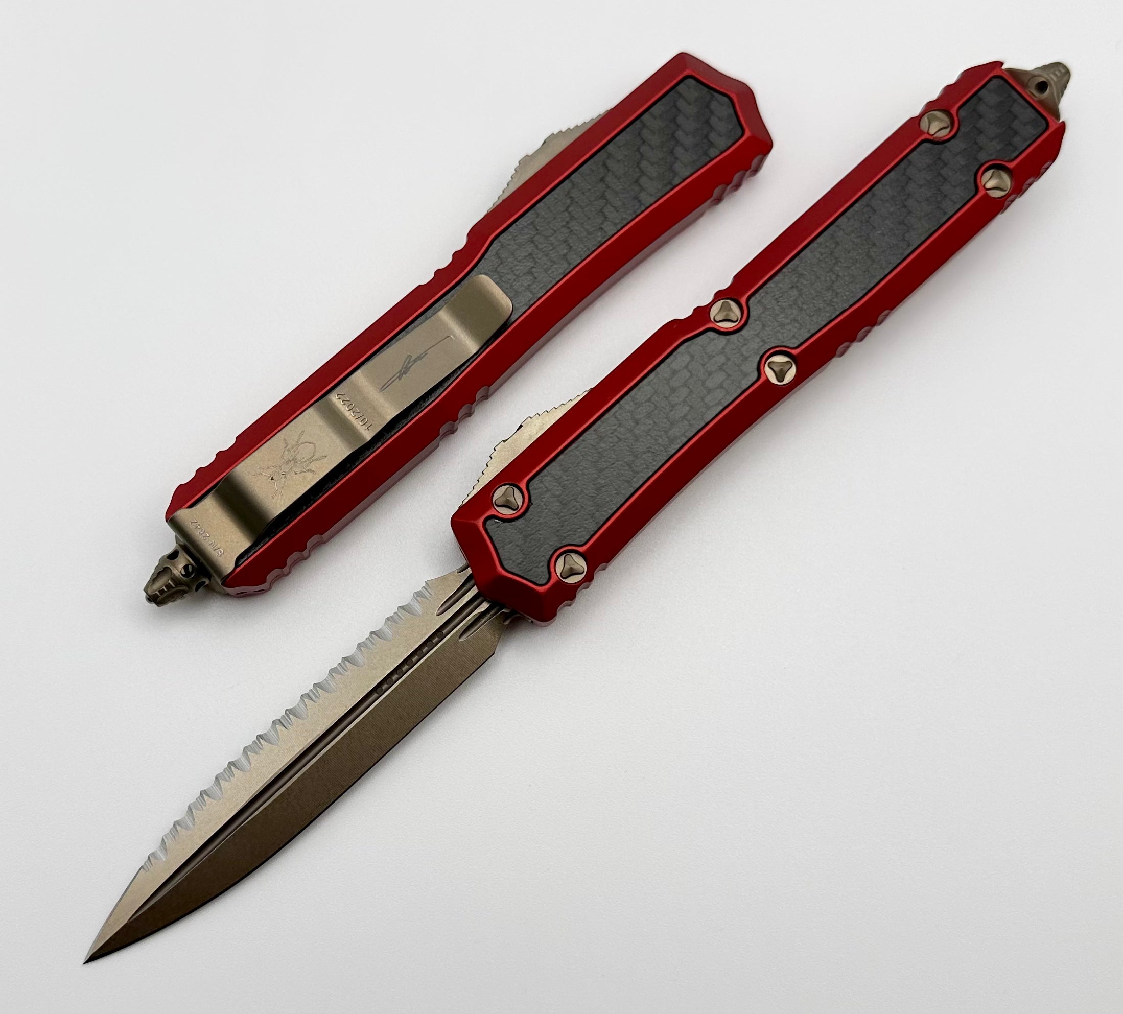 Microtech Makora Fire Ant Double Edge Bronze Full Serrated & Red w/ Ca