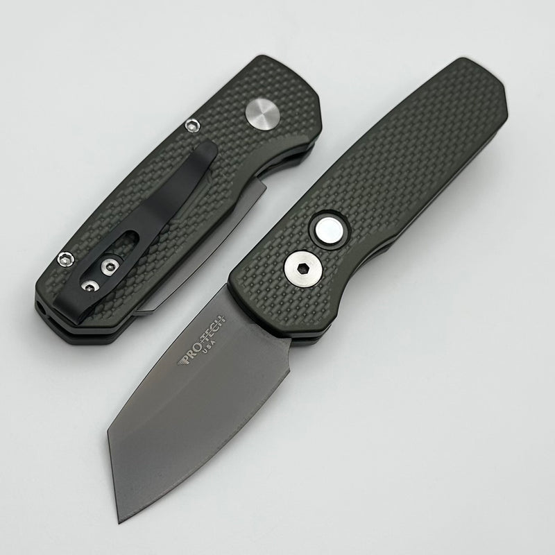 Pro-Tech Runt 5 w/ Green Textured Handle & Smokey Gray MagnaCut Reverse Tanto 2024.BLADEWEST.02