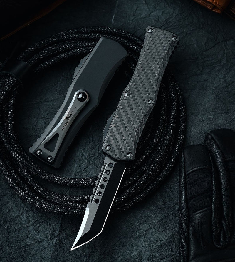 Microtech Hera Hellhound DLC w/ Carbon Fiber Top Signature Series 919-1DLCTCFSH