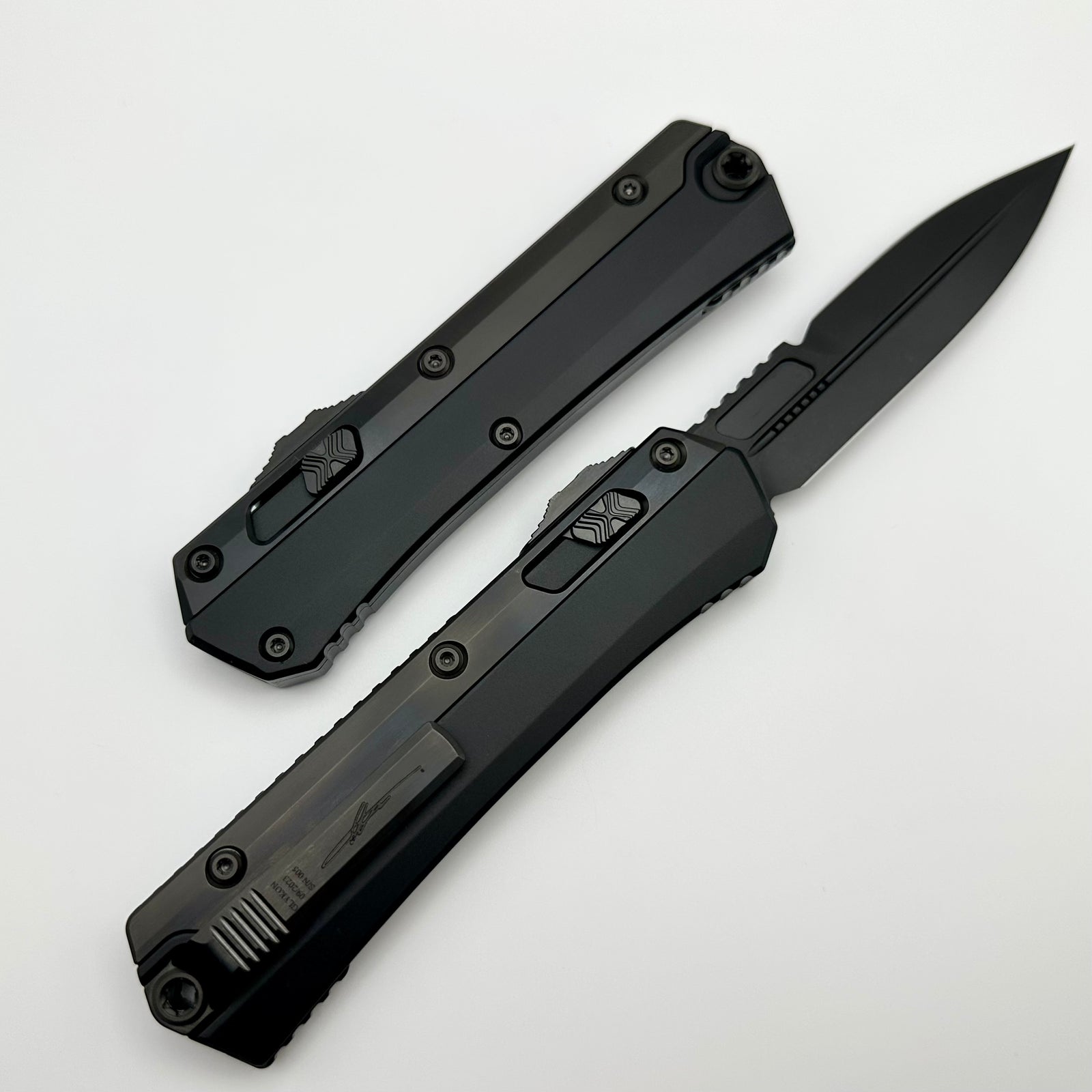 Microtech Glykon Shadow Bayonet w/ DLC Overlay Signature Series 184-1D