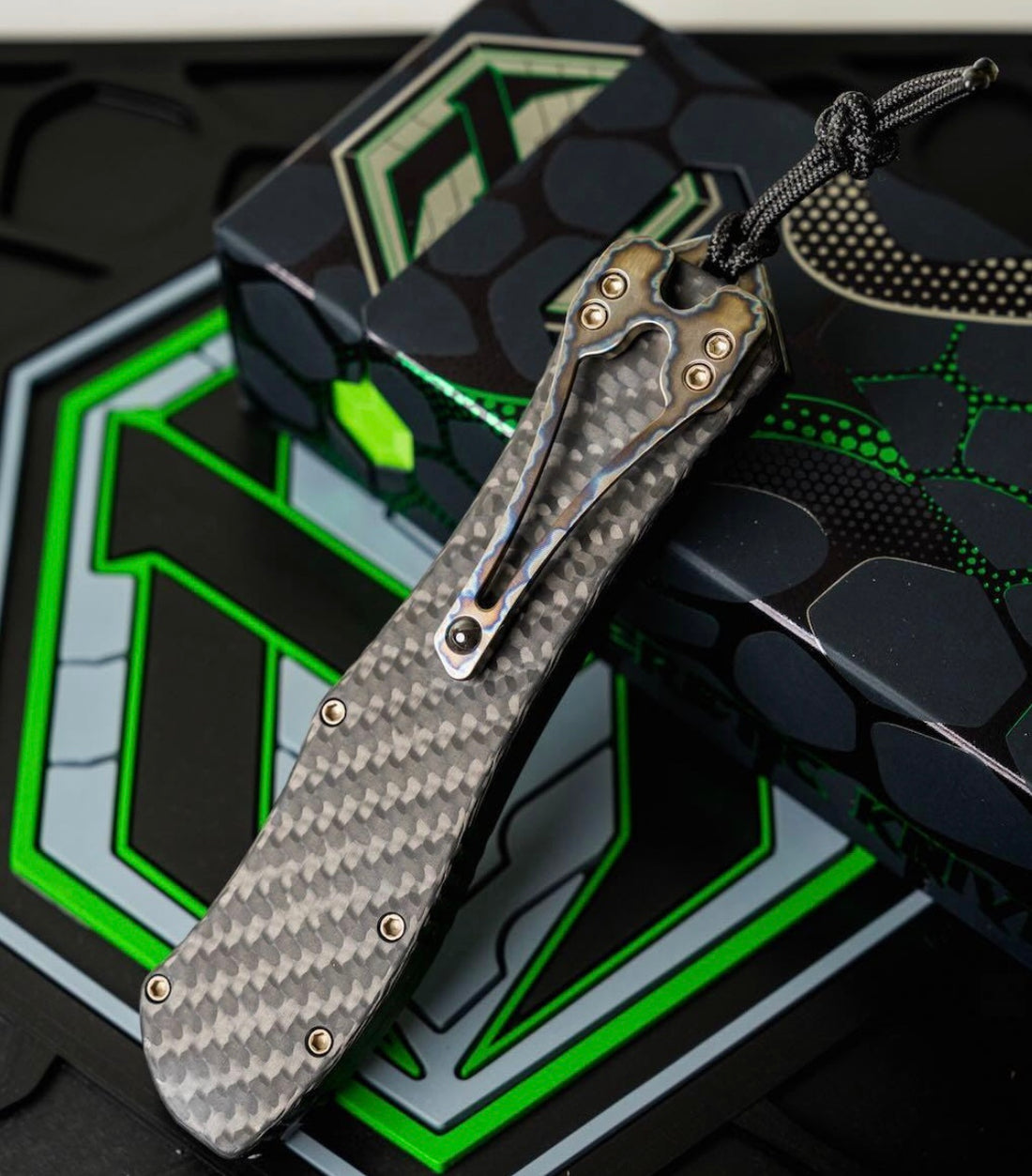 Heretic Hydra V4 w/ Carbon Fiber Handle & DLC Tanto w/ Flamed Accents