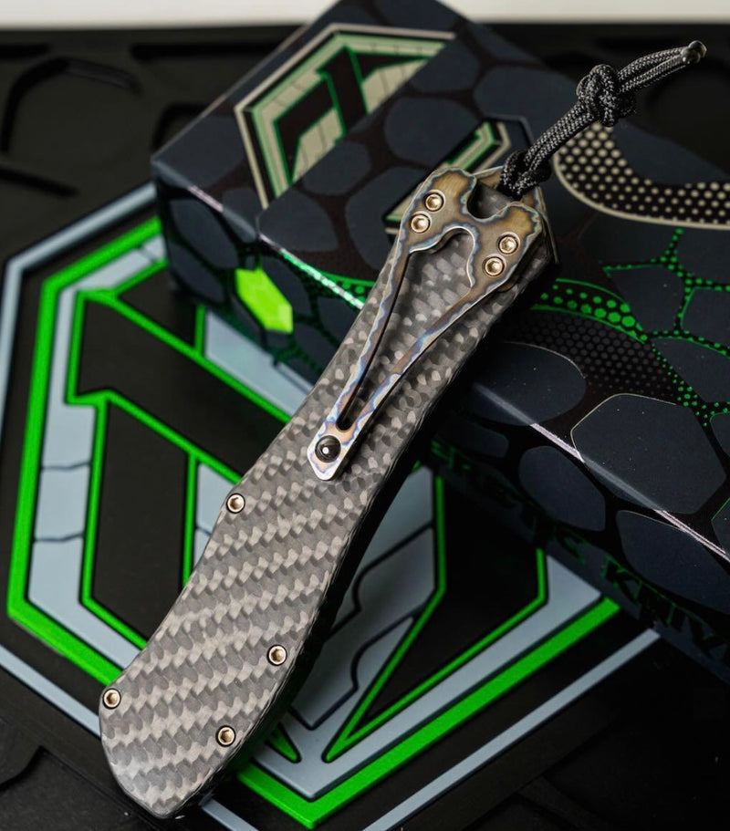 Heretic Hydra V4 w/ Carbon Fiber Handle & DLC Tanto w/ Flamed Accents H406-6A-CF/FTI