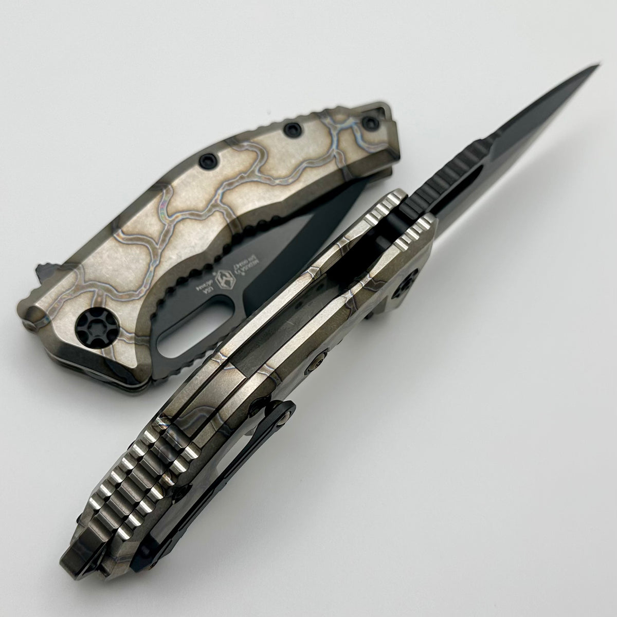 Heretic Knives Medusa Manual Flamed Titanium & DLC MagnaCut H009-6A-FT