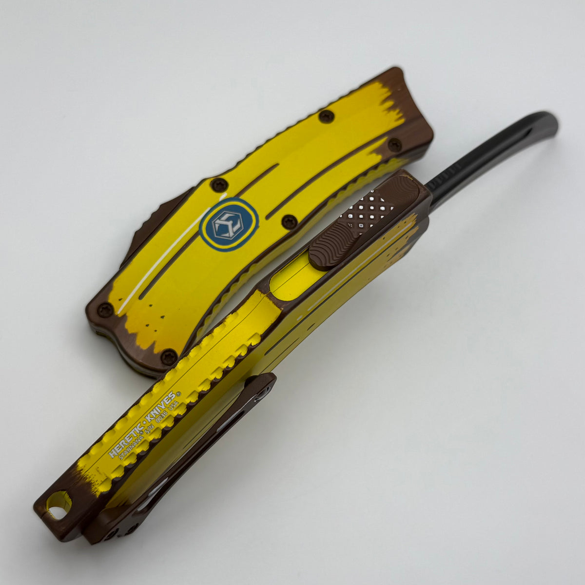 Heretic ROC STABNANA Cel Shade Banana Handles w/ DLC Blade H060-6ACS-N