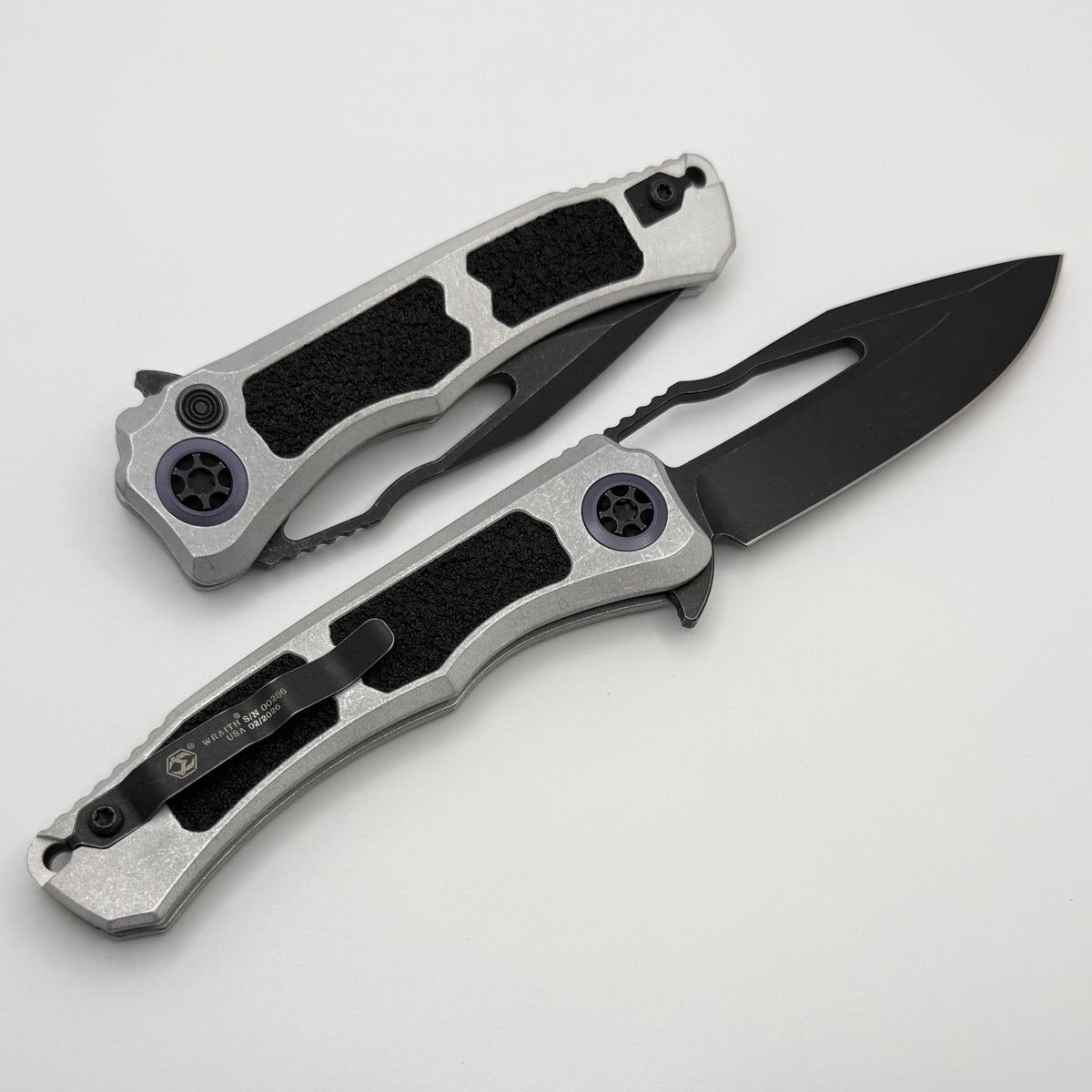 Heretic Knives Wraith V4 Blizzardworn Aluminum Handles & Battle Black