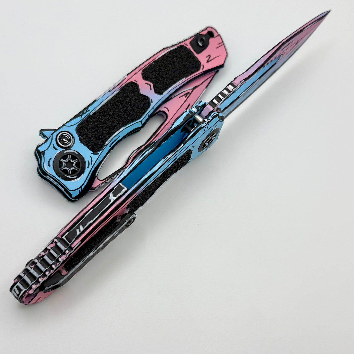Heretic Knives Wraith V4 Cotton Candy Cel Shade w/ MagnaCut H001-CS-CC Heretic Knives Wraith V4 Cotton Candy Cel Shade w/ MagnaCut H001-CS-CC