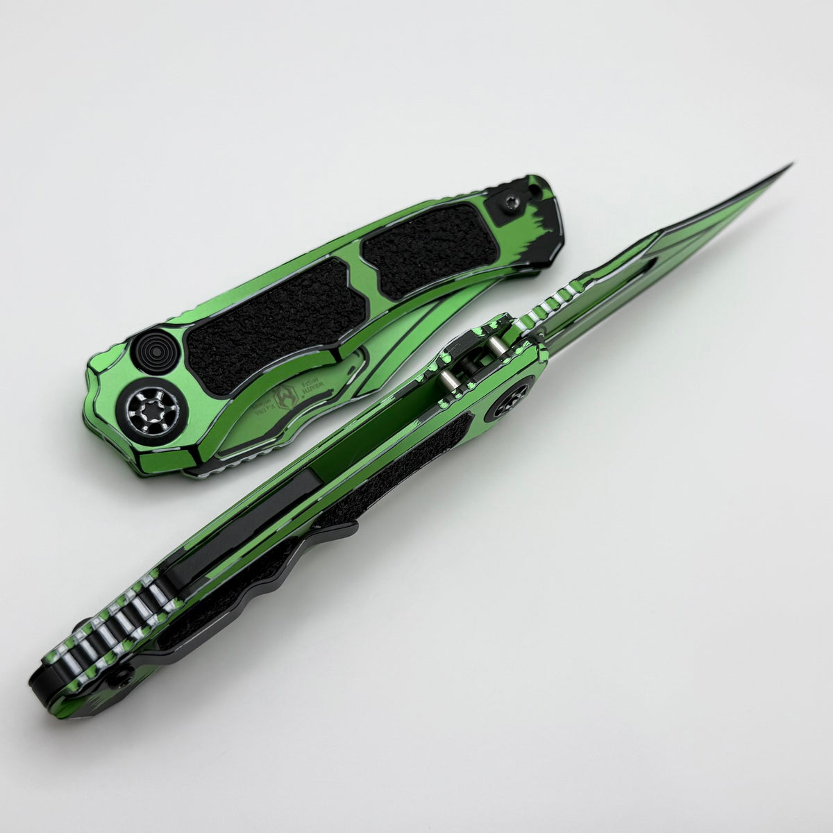 Heretic Knives Wraith Auto V4 Cel Shade Toxic Green w/ Bowie MagnaCut
