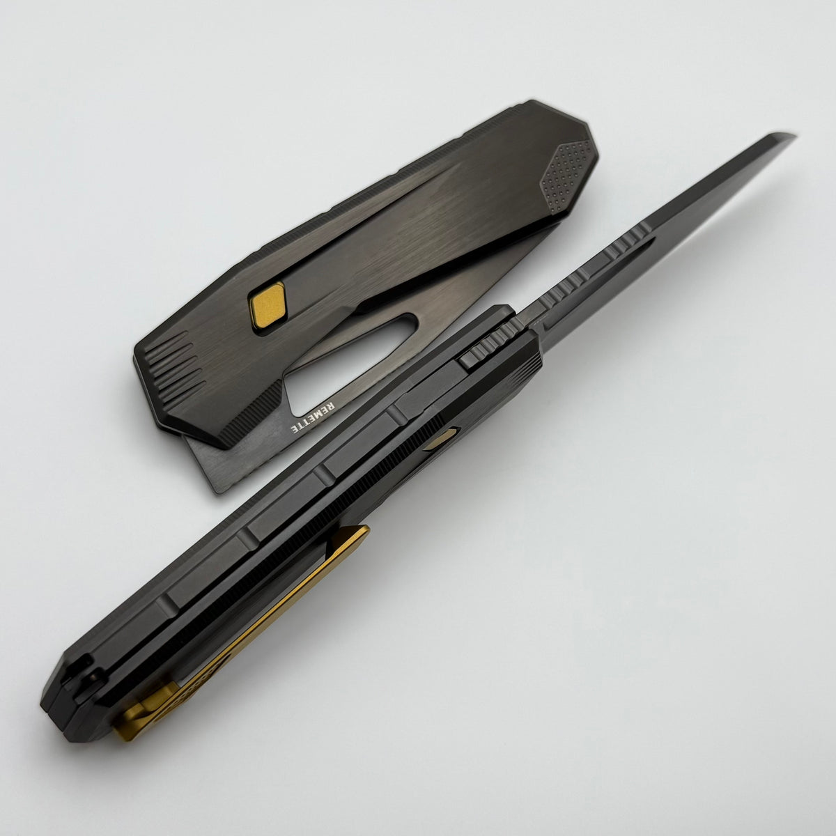 Remette RT Agile Peregrine Falcon w/ Black Titanium Handles & DLC M390