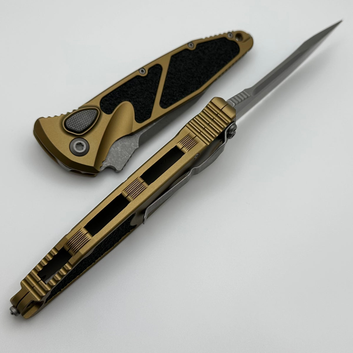 Microtech Socom Elite Auto Tan Handles w/ Apocalyptic S/E Partial Serr