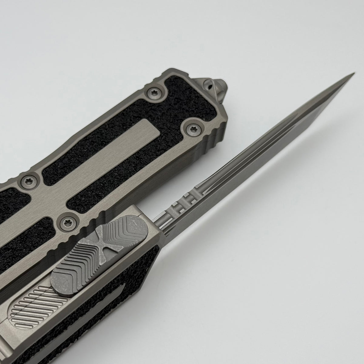 Microtech Scarab 2 Gen 3 Apocalyptic Spine Fluted Tanto w/ Natural Cle