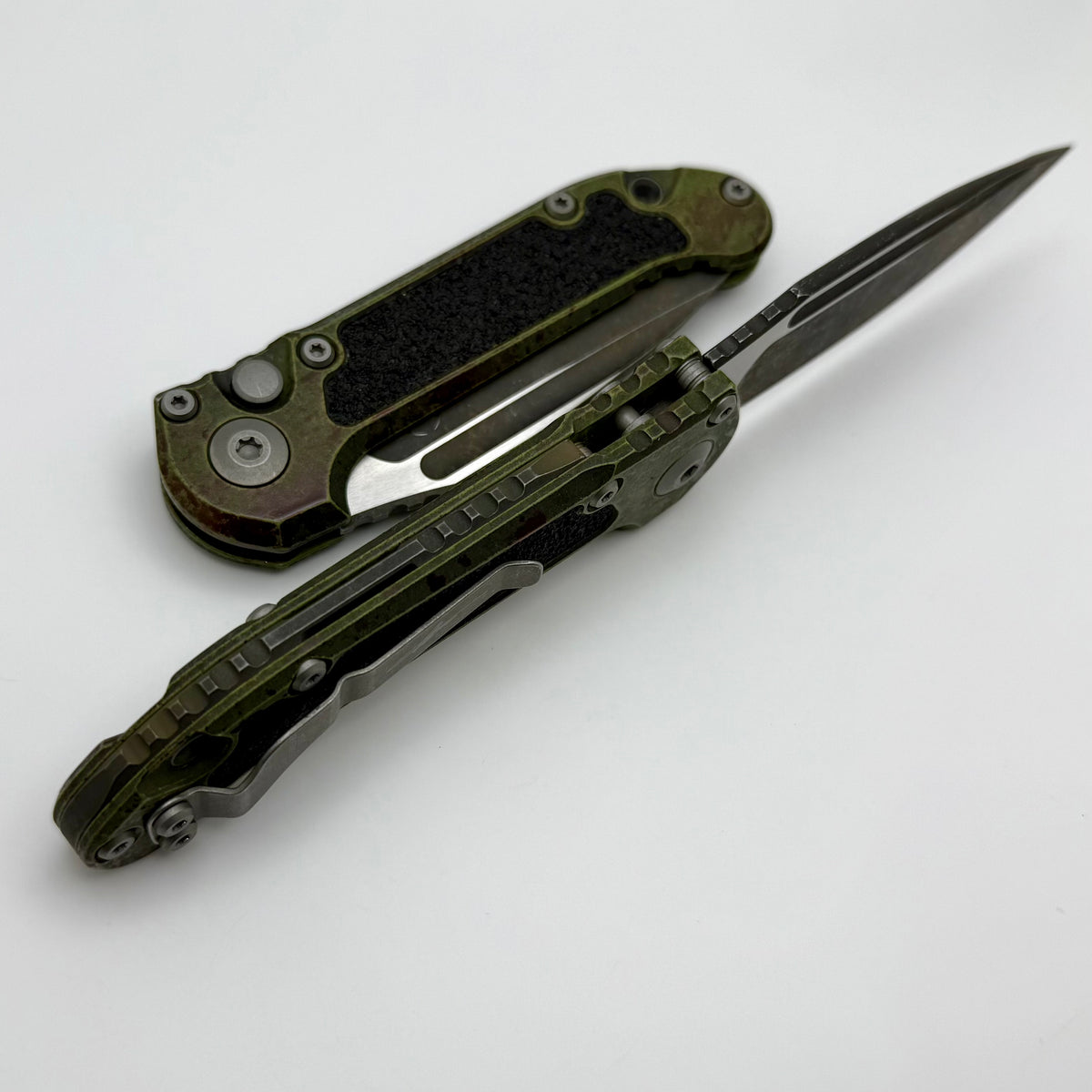 Microtech Knives LUDT Gen III Outbreak Drop Point 1135-1OBS