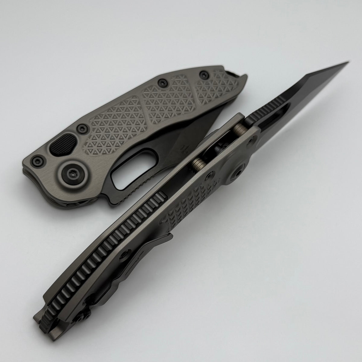 Microtech Borka Stitch DLC w/ Natural Clear Handles Signature Series 1