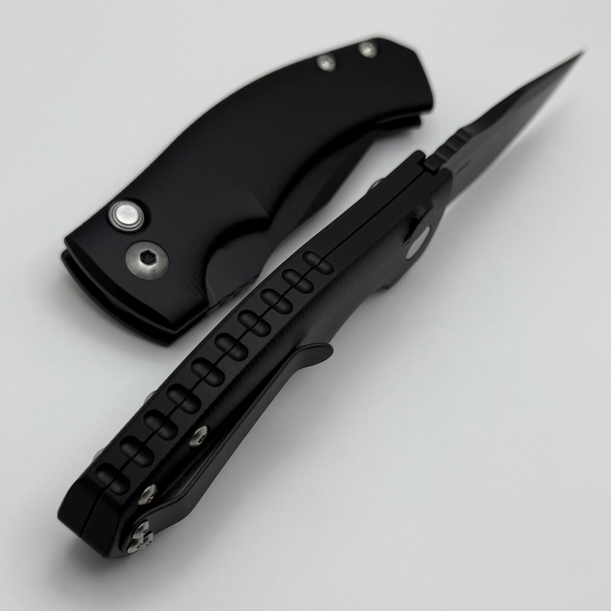 Defiant 7 Valmara Auto w/ Black Aluminum Handles & DLC CPM-154