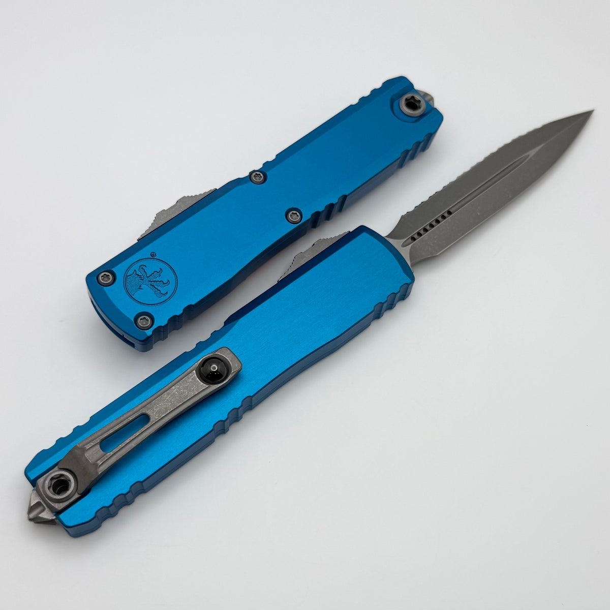 Microtech Ultratech Gen IV D/E Apocalyptic Full Serrated w/ Blue Handl