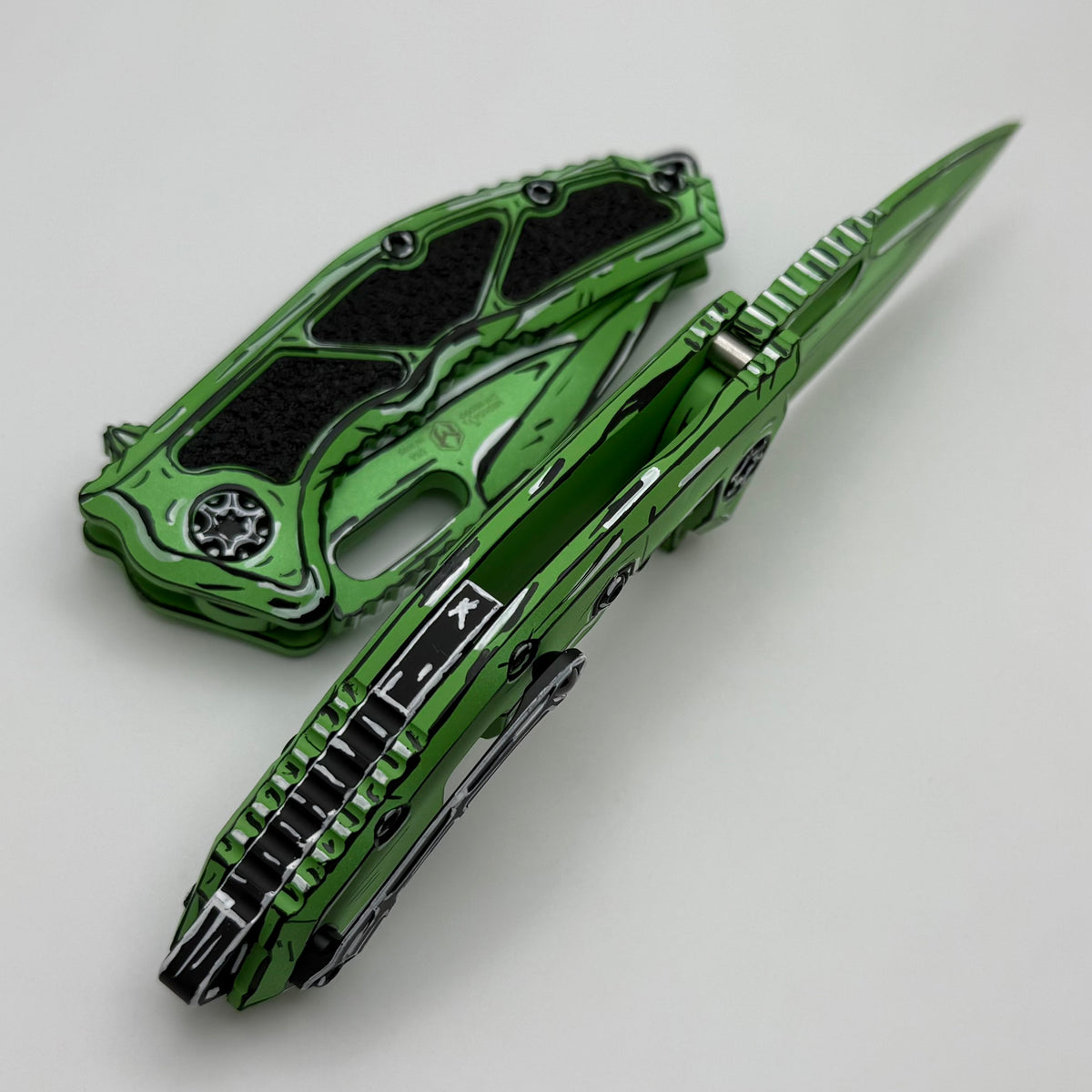 Heretic Knives Medusa Cel Shade Toxic Green Handles w/ MagnaCut H009-C