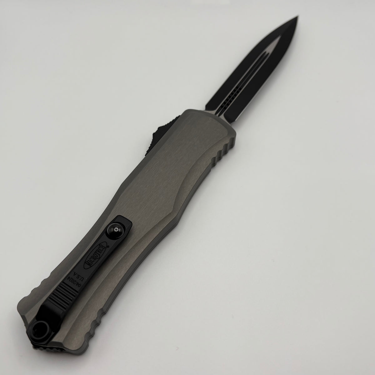 クレア Pre-Owned Microtech Knives Hera II Apocalyptic Natural Clear w/ Black