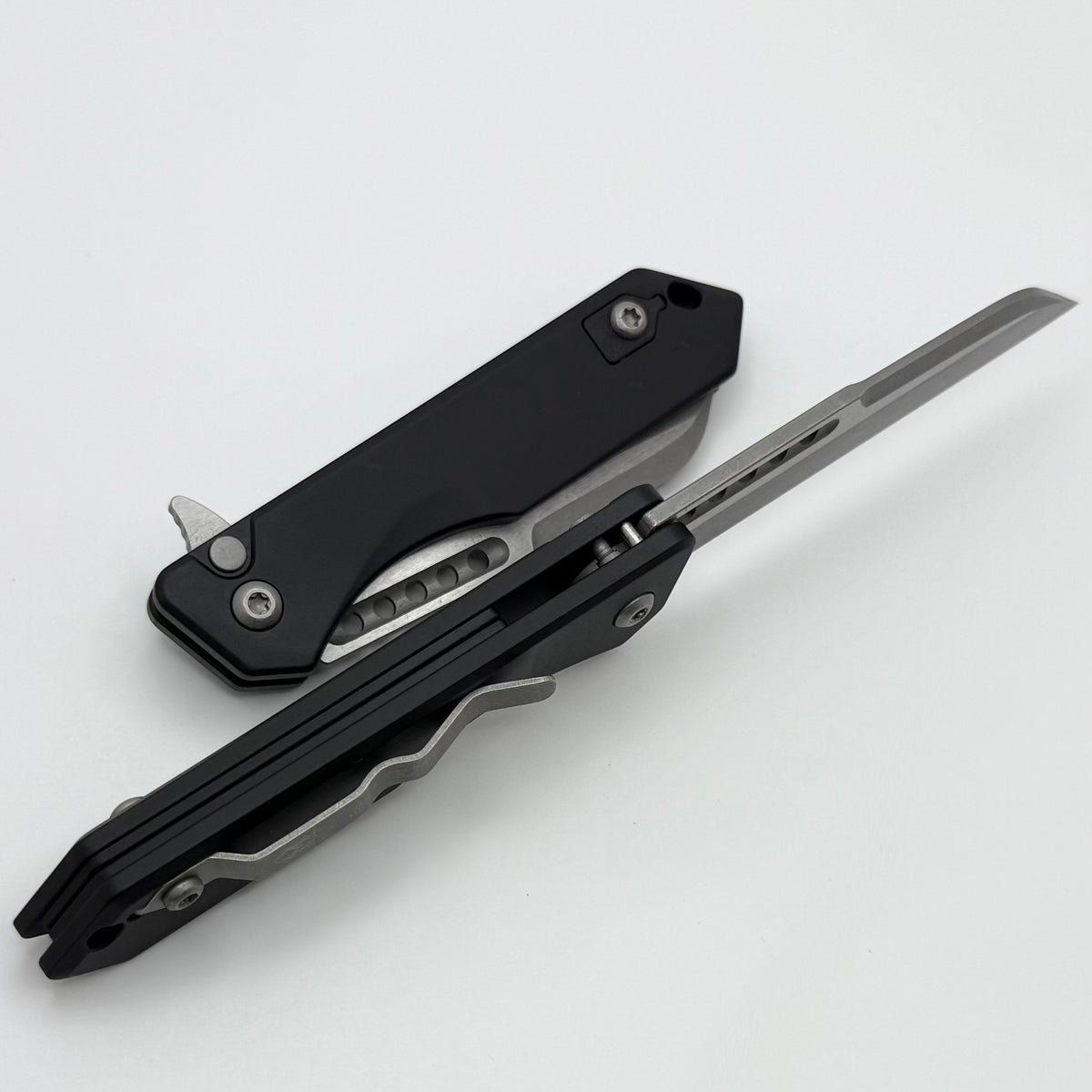Heretic Knives M/A Jinn Flipper w/ Black Aluminum Handles & Battleworn
