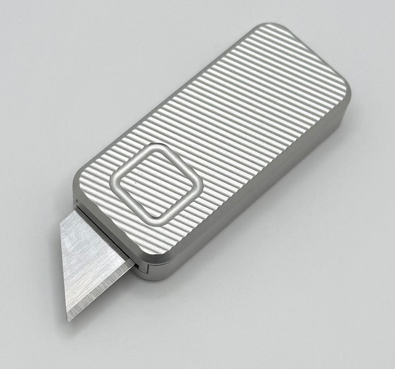 Angeled Razorblade Rivery Manufacturing Zero File Pattern Gray Aluminum w/ Changeable Raz