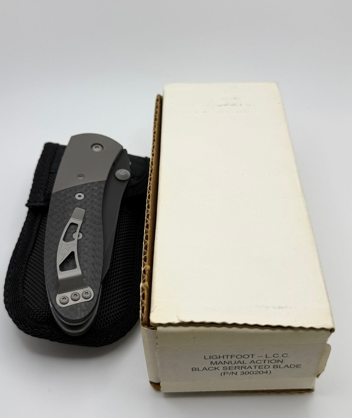 Pre-Owned Microtech Lightfoot LCC M/A Carbon Fiber & Black 154CM