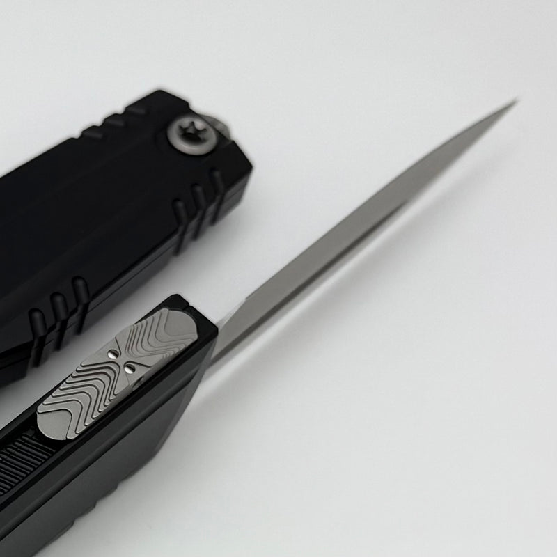 Microtech Luminary Black Handle w/ Tritium Inlaid Slider & D/E M390MK Signature Series 1270-10S