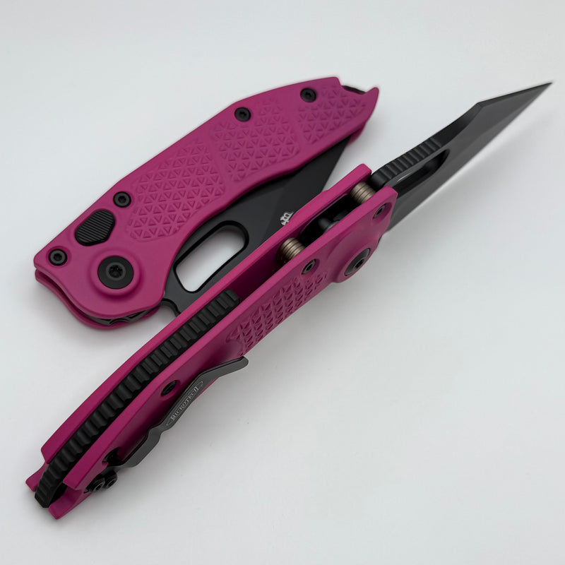 Microtech Borka Stitch Pink Handles & Black Standard 169-1PK Microtech Borka Stitch Pink Handles & Black Standard 169-1PK