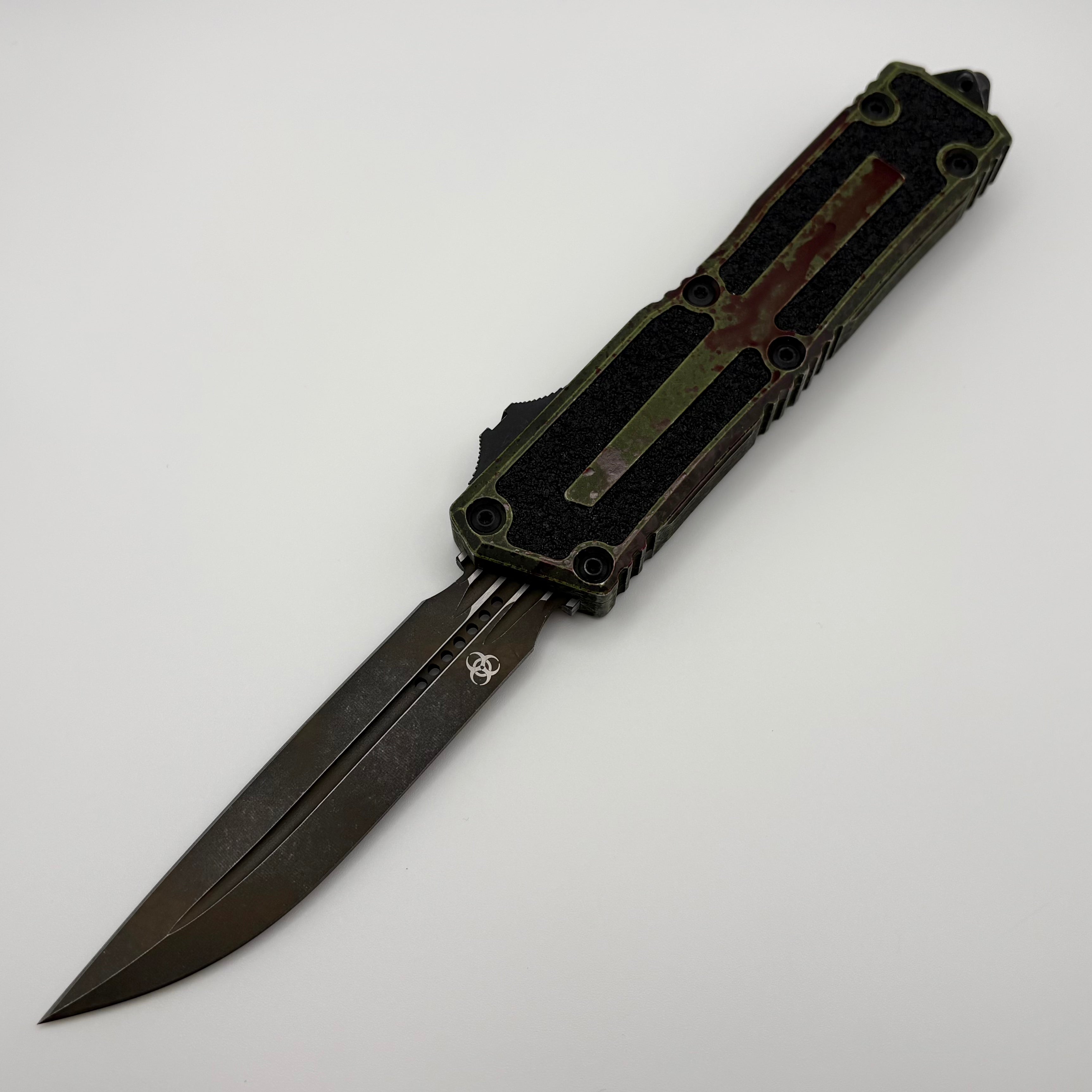 Pre-Owned Microtech Scarab 2 Gen 3 Outbreak D/E-S Signature Series 118