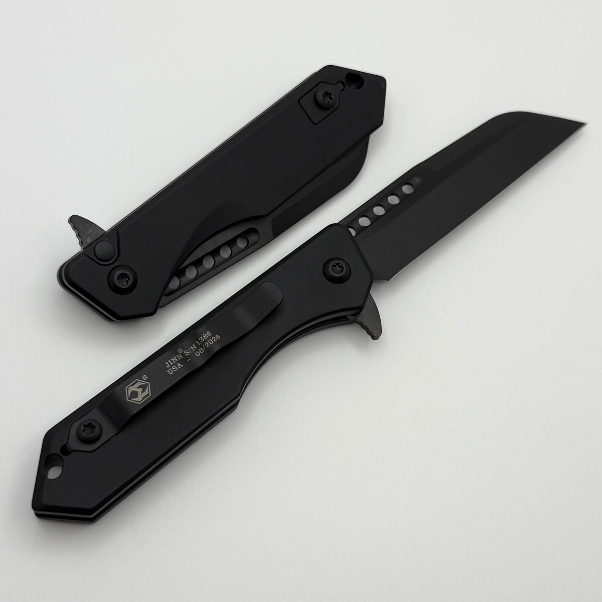 Heretic Knives M/A Jinn Flipper w/ Black Aluminum Handles & DLC MagnaC