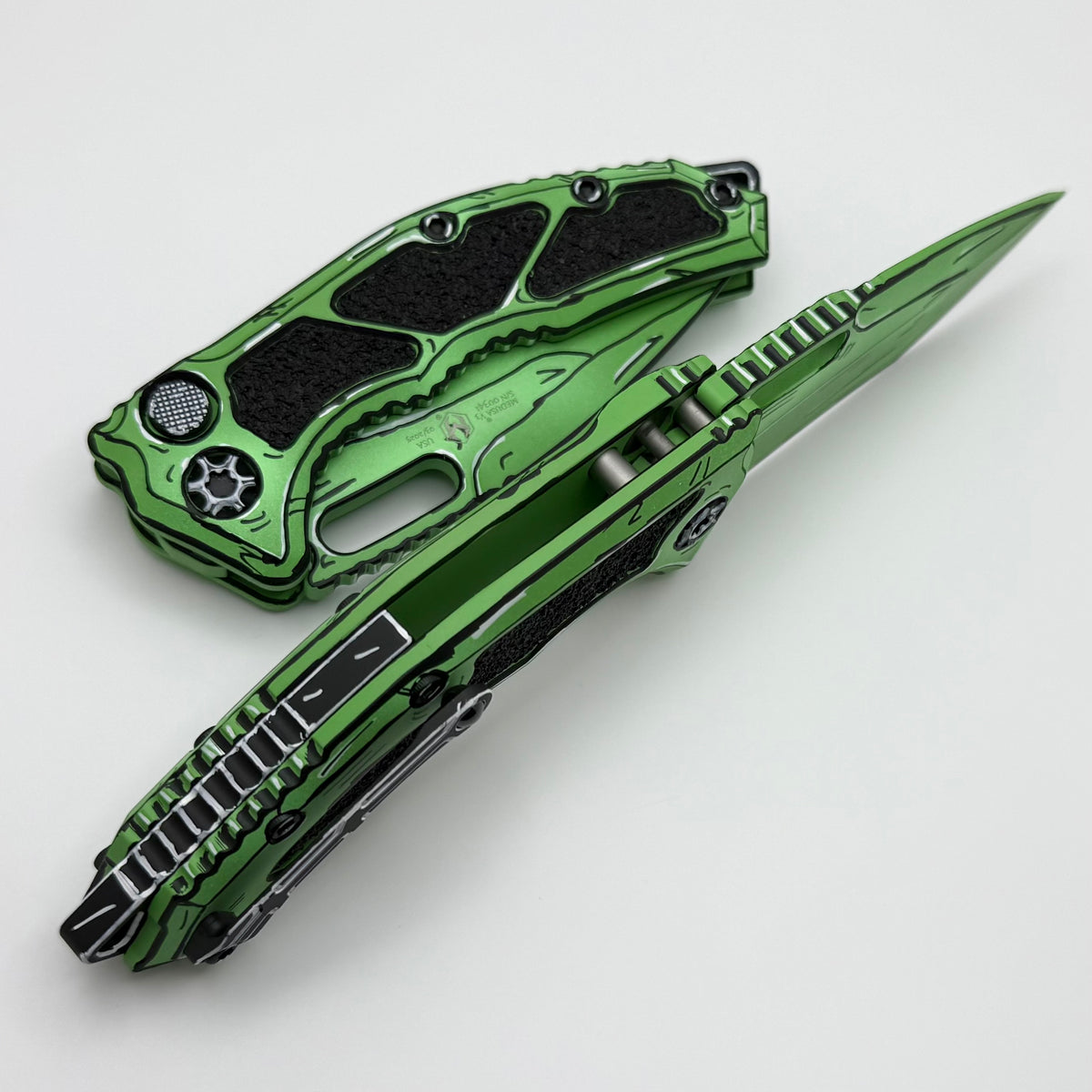Heretic Knives Medusa Toxic Green Cel Shade w/ Recurve MagnaCut H012-C