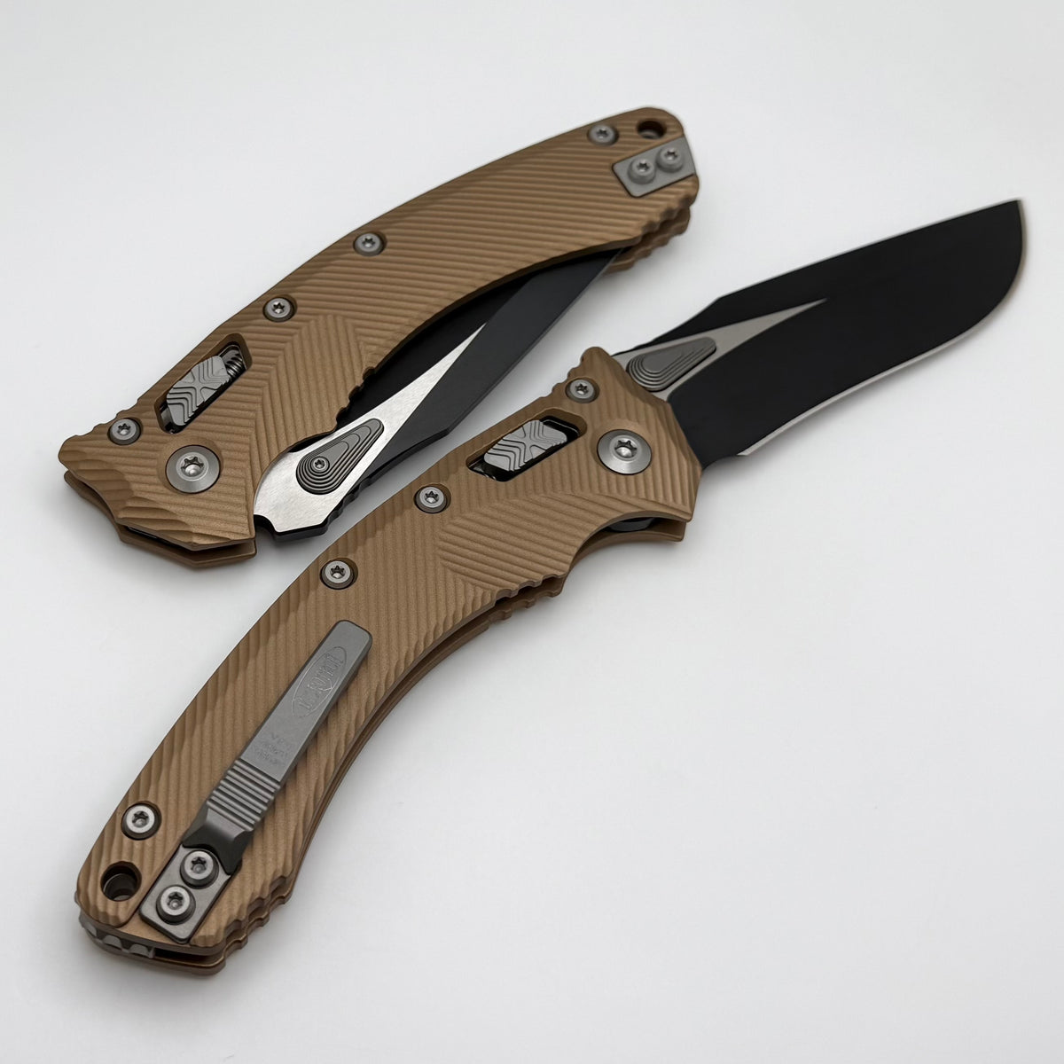 Microtech Amphibian RAM LOK Brown Fluted Aluminum & Black M390MK 137RL