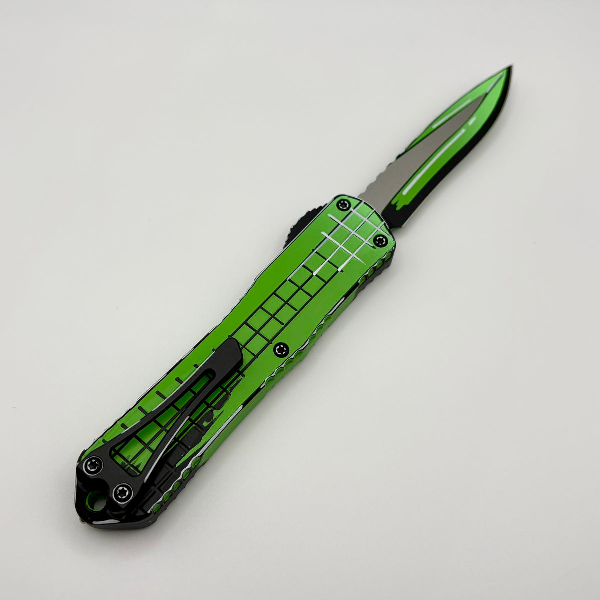 Pre-Owned Heretic Knives Manticore E Toxic Green Cel Shade Grenade Gri