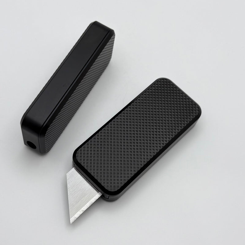 Rivery Manufacturing Zero Black Knurled Pattern Aluminum w/ Changeable Razor Blade