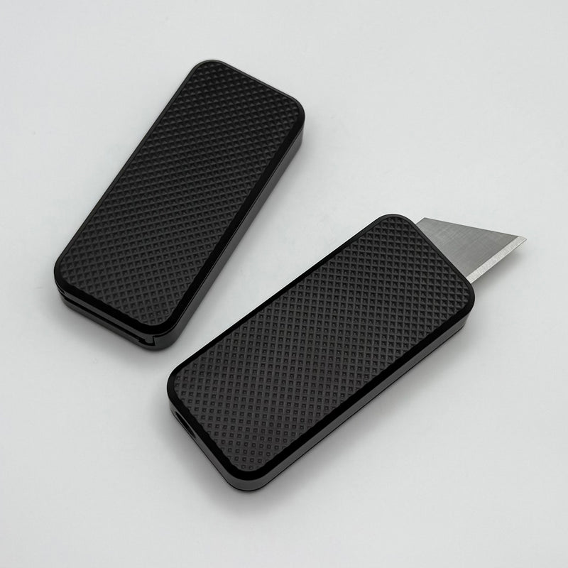 Rivery Manufacturing Zero Black Knurled Pattern Aluminum w/ Changeable Razor Blade