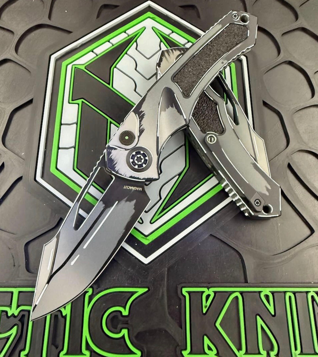 Heretic Knives Pariah M/A Button Lock Cel Shade Gray Aluminum Handles