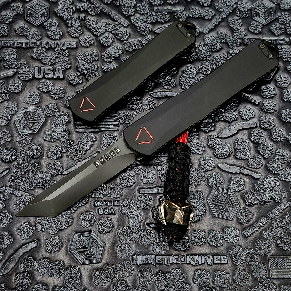 Heretic Knives Manticore X Black Predator w/ Red Reticle & Tanto Magna