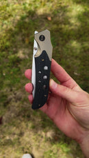 We Knife WE-Guthrie Thumb Stud & Front Flipper Champagne Ti Handle w/ Twill Carbon Fiber Inlays & Hand Satin CPM 20CV WE23072B-2