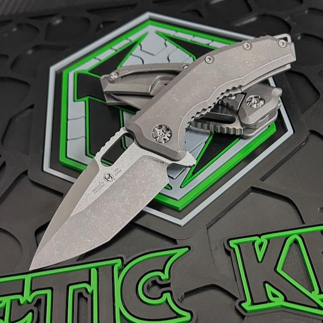 Heretic Knives Medusa Manual Battleworn Titanium & MagnaCut Blade H009-5A-TiBATTLE