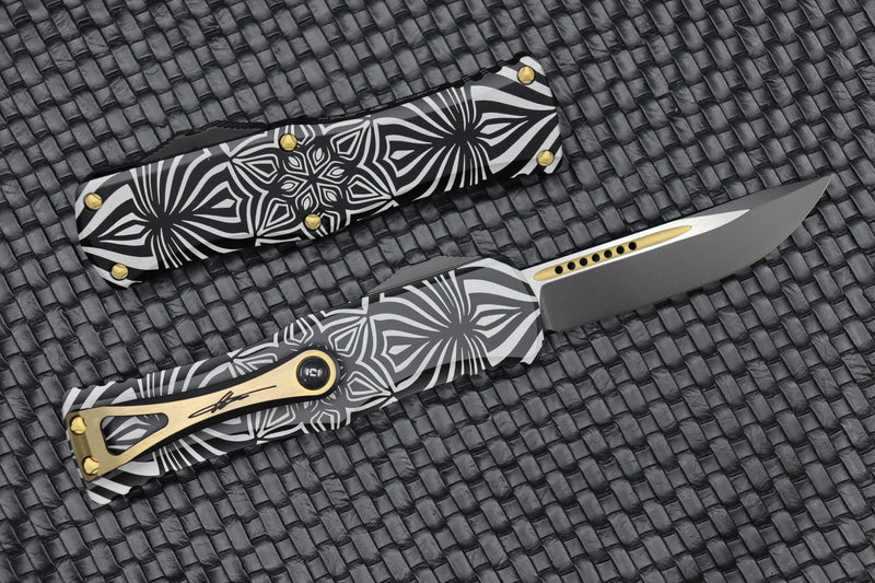 Microtech Hera Single Edge Two-Toned Black w/ Gold Accents 'SOURCE' Artwork 703-1TSOS