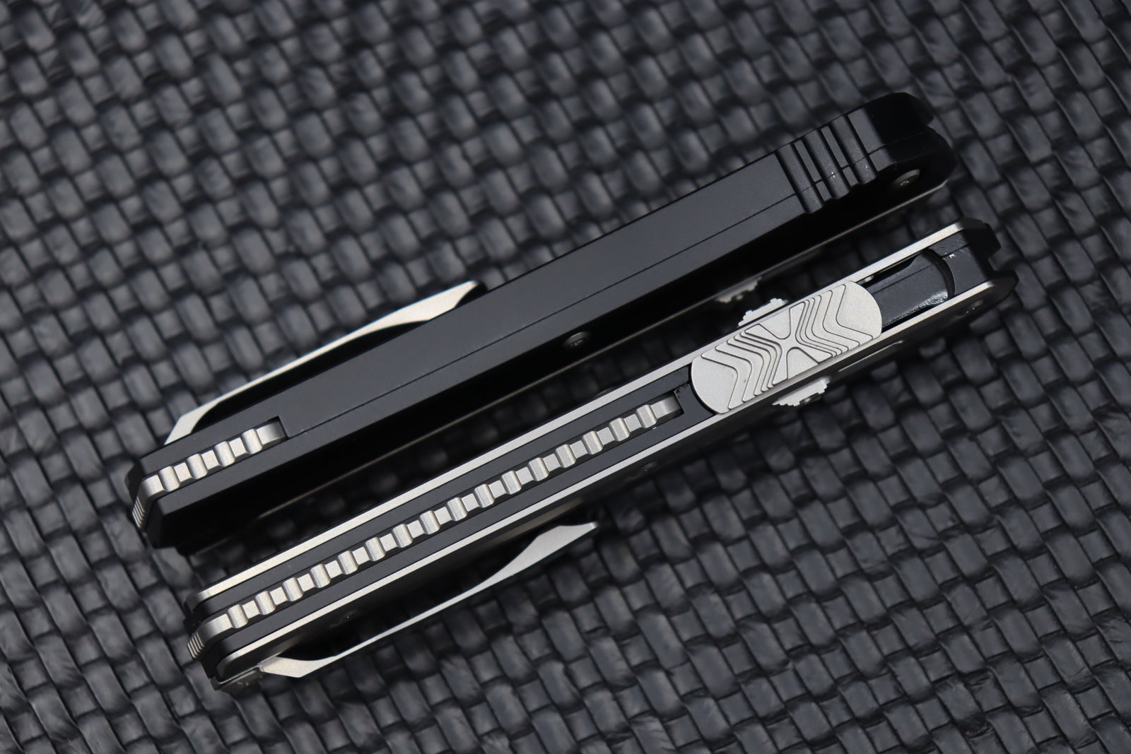 Microtech Glykon Stonewash Standard Bayonet w/ Bead Blast Overlay Sign