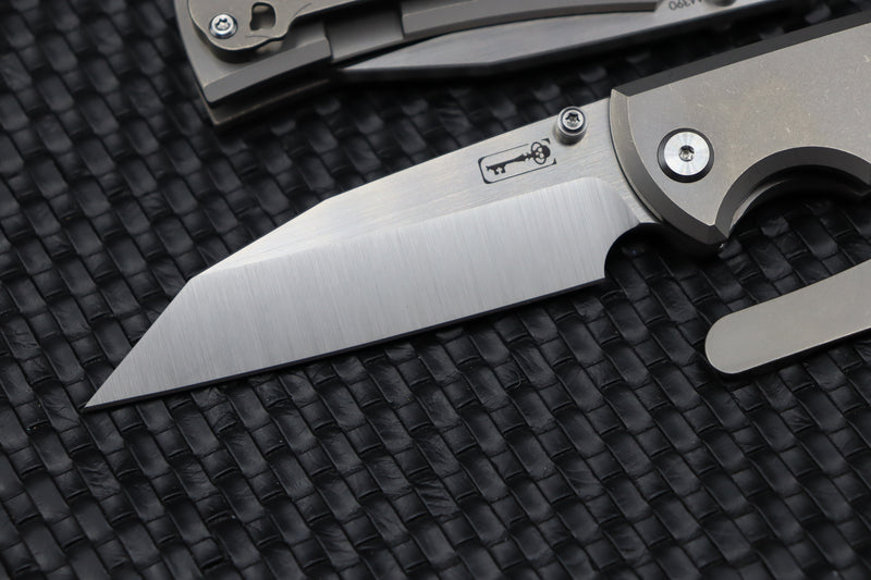 Chaves Knives Ultramar 229 Sangre Wharncliffe M390 & Stonewash Titanium
