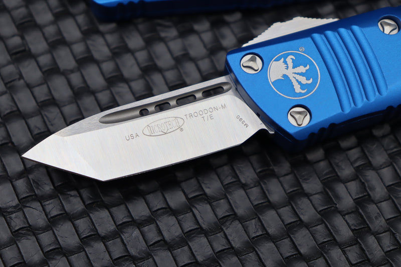 Microtech Troodon Mini Tanto Edge Satin Standard & Blue 240-4BL