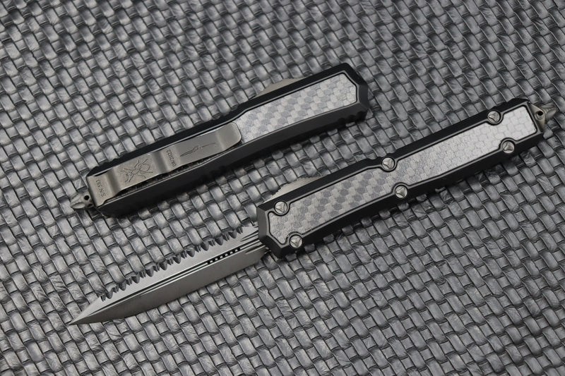 Microtech Makora Shadow DLC D/E Full Serrated w/ DLC Hardware Nickel Boron Internals & Carbon Fiber Inlays 206-3DLCTCFISH