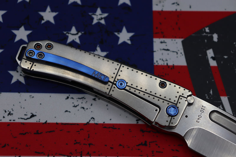 Medford Midi Marauder S35 Tumbled Tanto & Tumbled Stars & Bars Handle w/ Rivet Spring & Blue Hardware w/ Brushed/Blue Clip