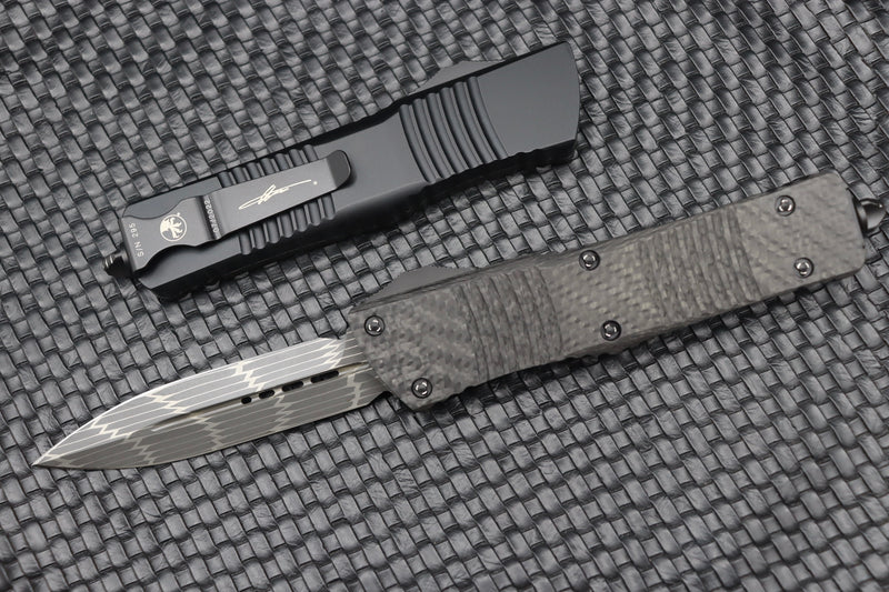 Microtech Combat Troodon D/E Damascus Standard Carbon Fiber 142-16CFS